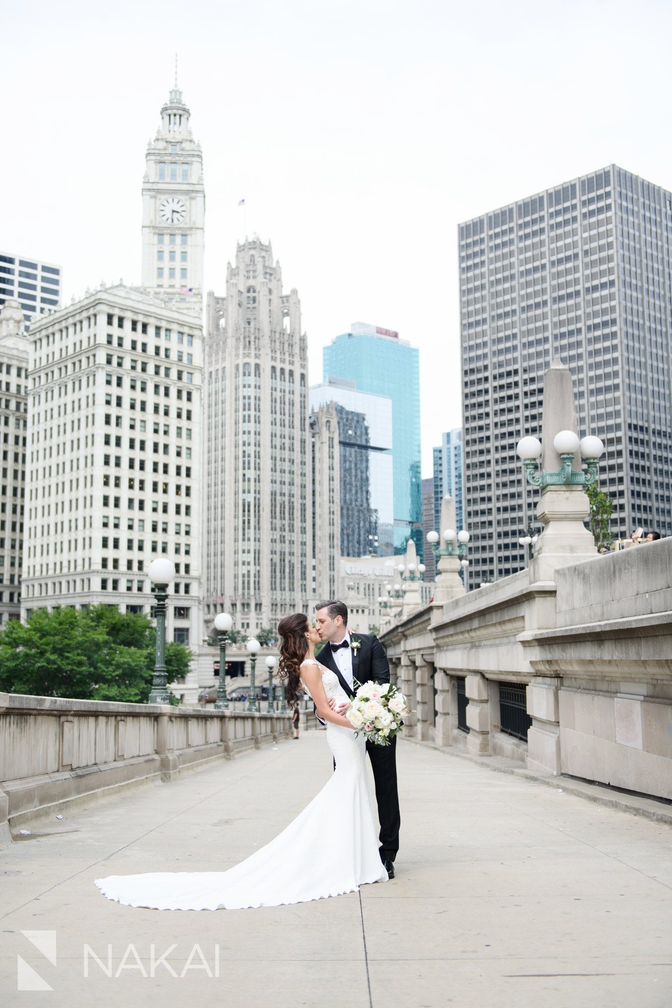 best Chicago wedding locations photographers riverwalk 