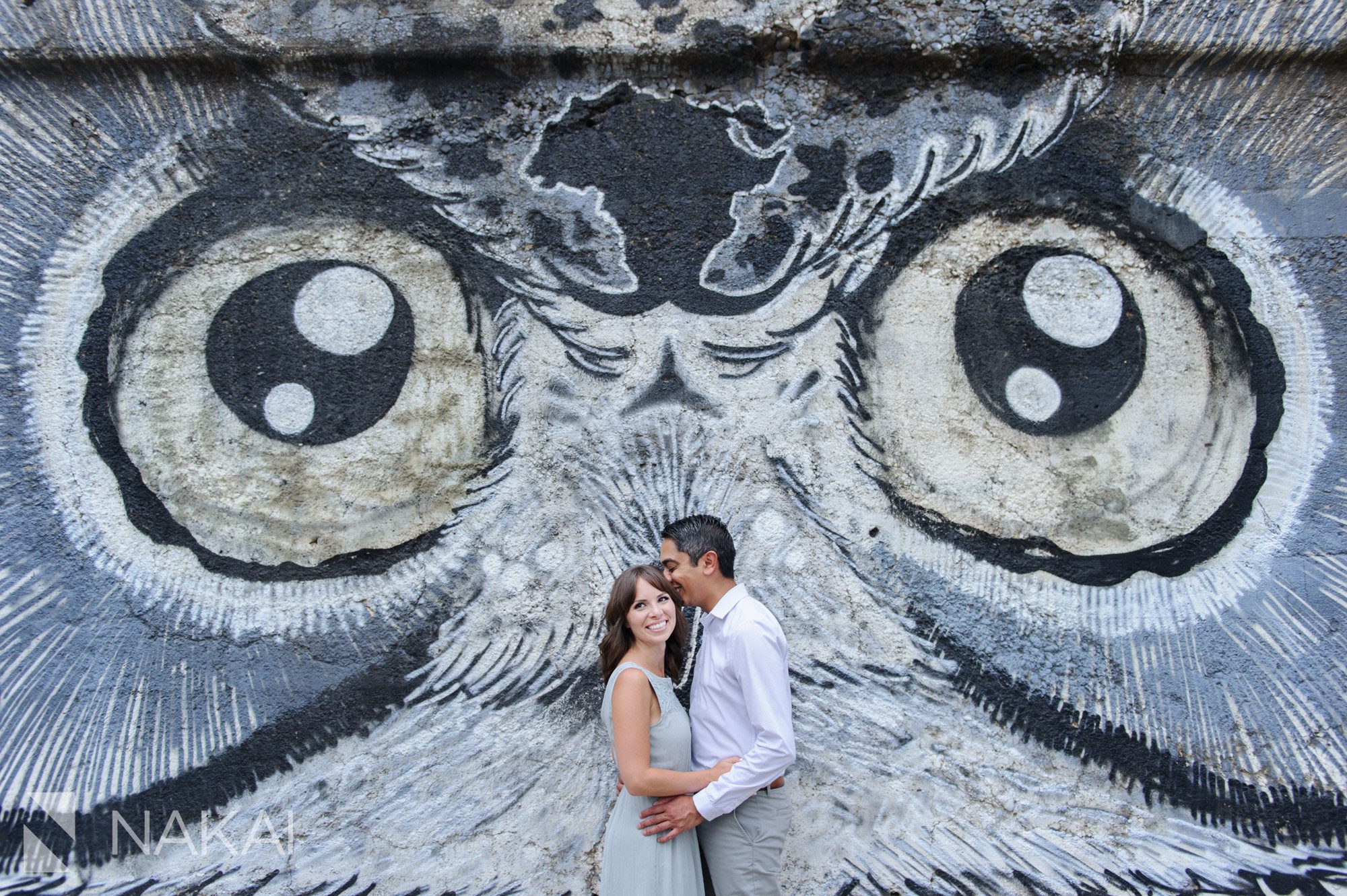 pilsen chicago engagement pictures urban art graffiti