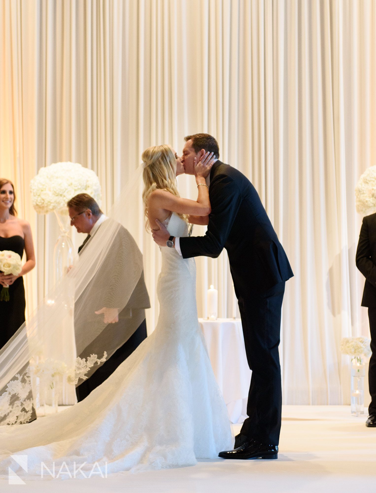 drake chicago photographers Gold Coast wedding ceremony 