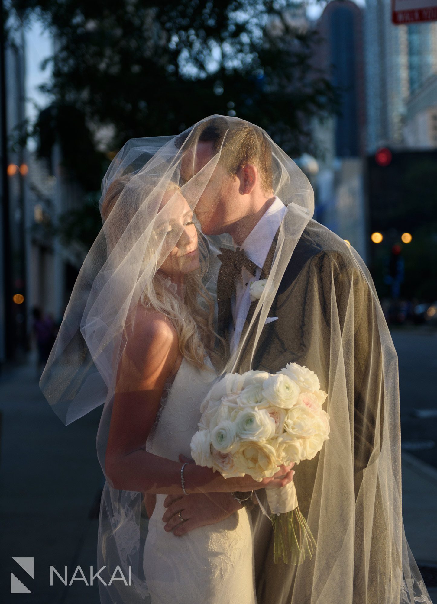 chicago Michigan avenue wedding pictures