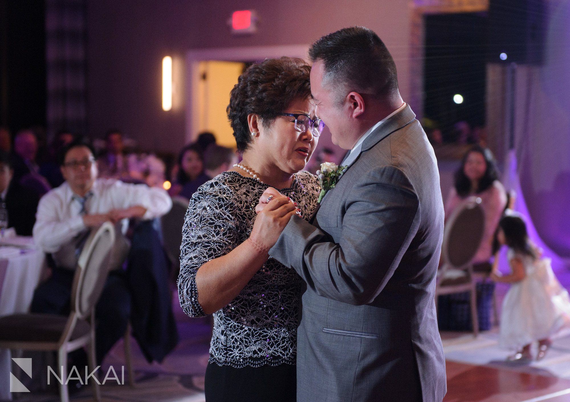 double tree skokie wedding reception photographer