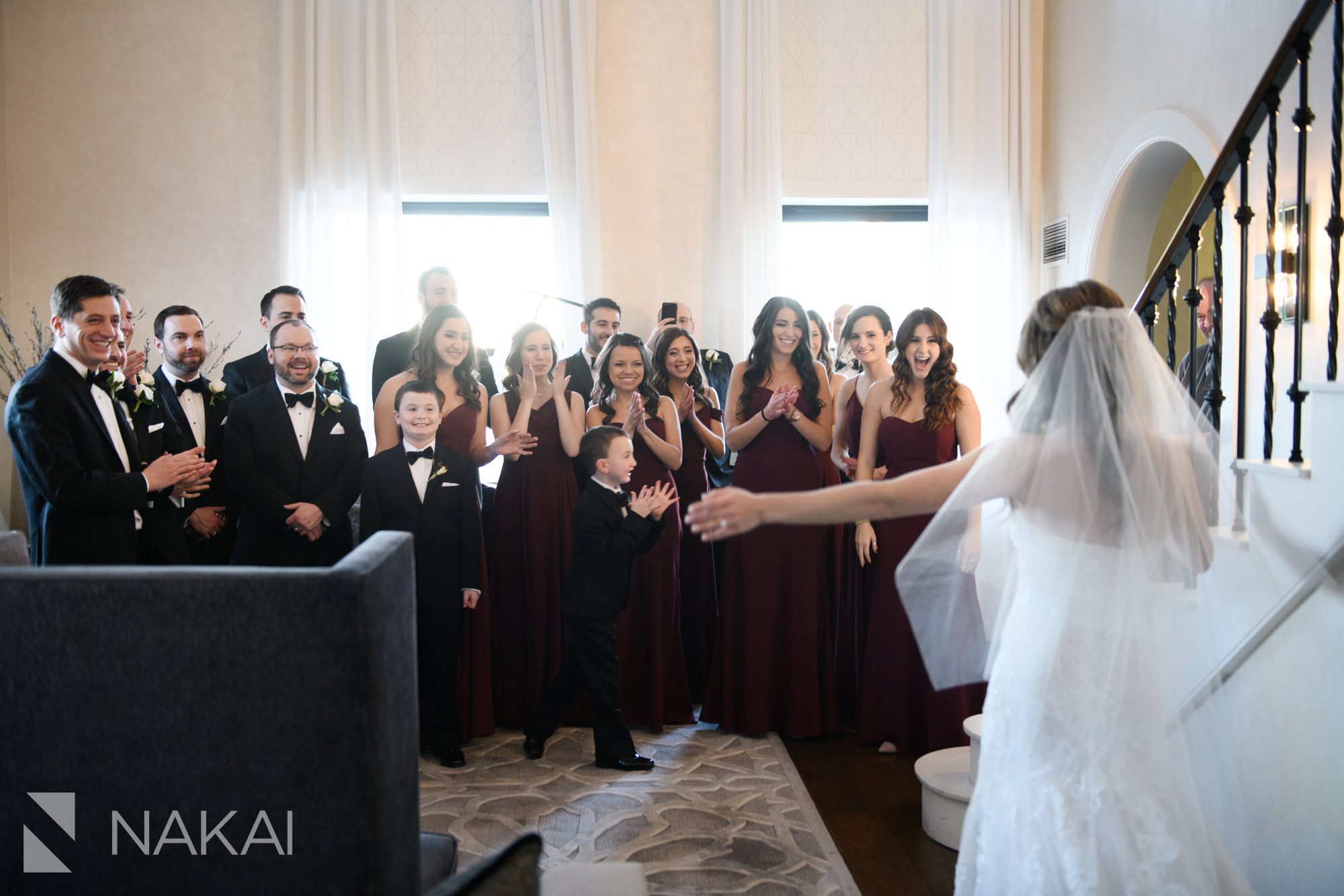 chicago intercontinental magnificent mile wedding picture bride groom