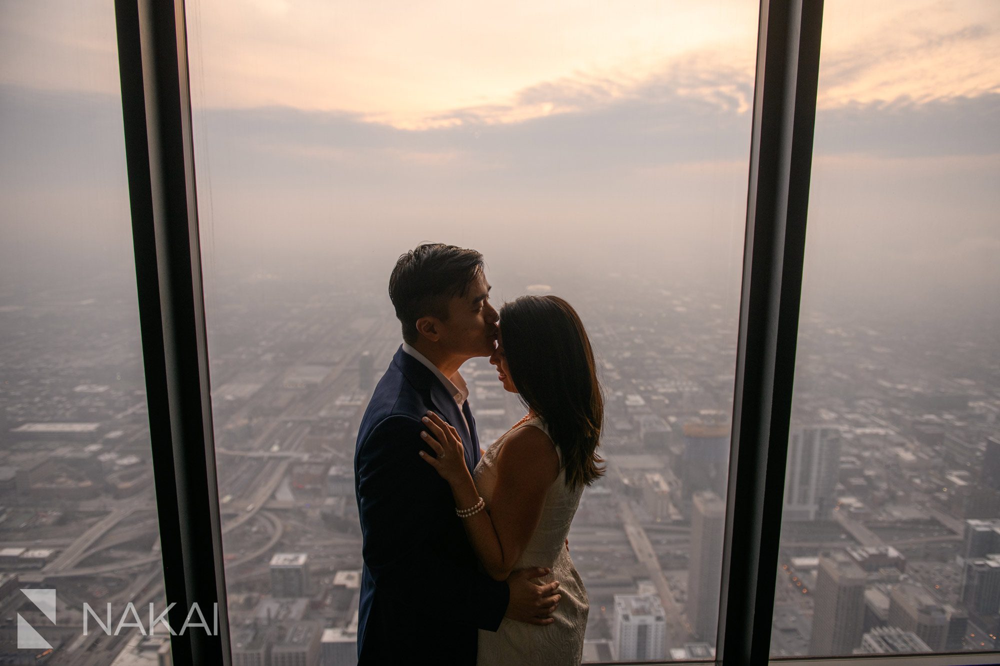 willis tower skydeck engagement photos chicago