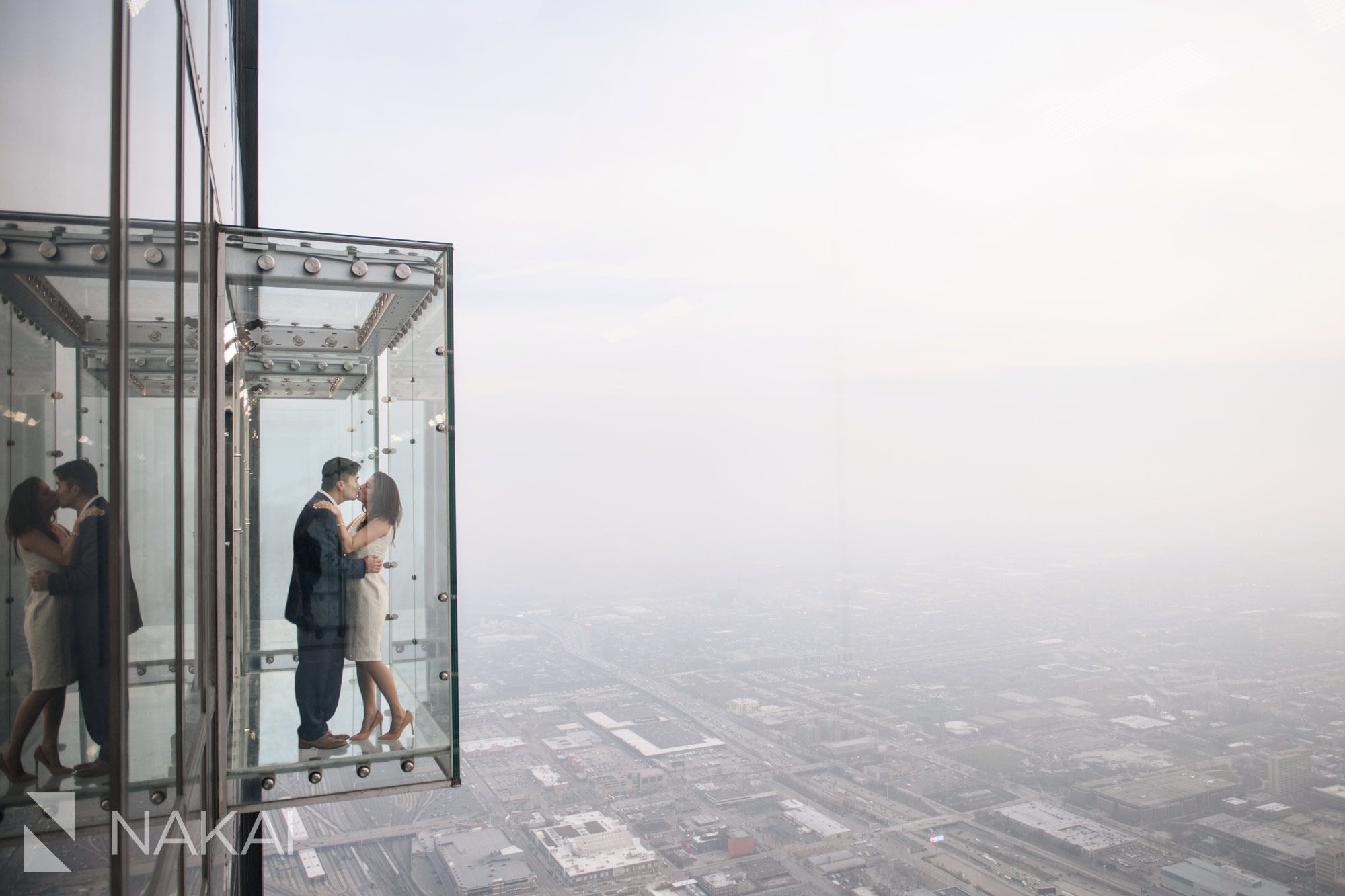 skydeck willis tower engagement picture chicago