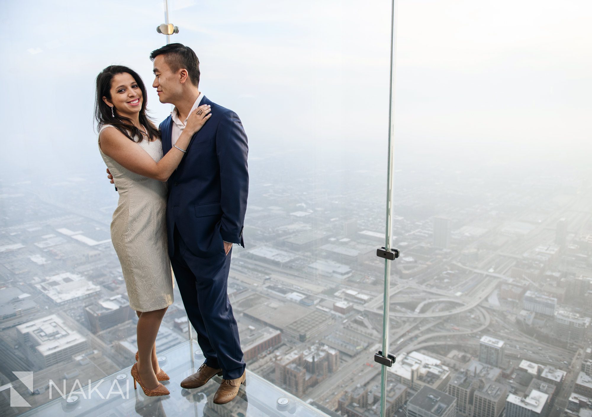 skydeck willis tower engagement pictures chicago