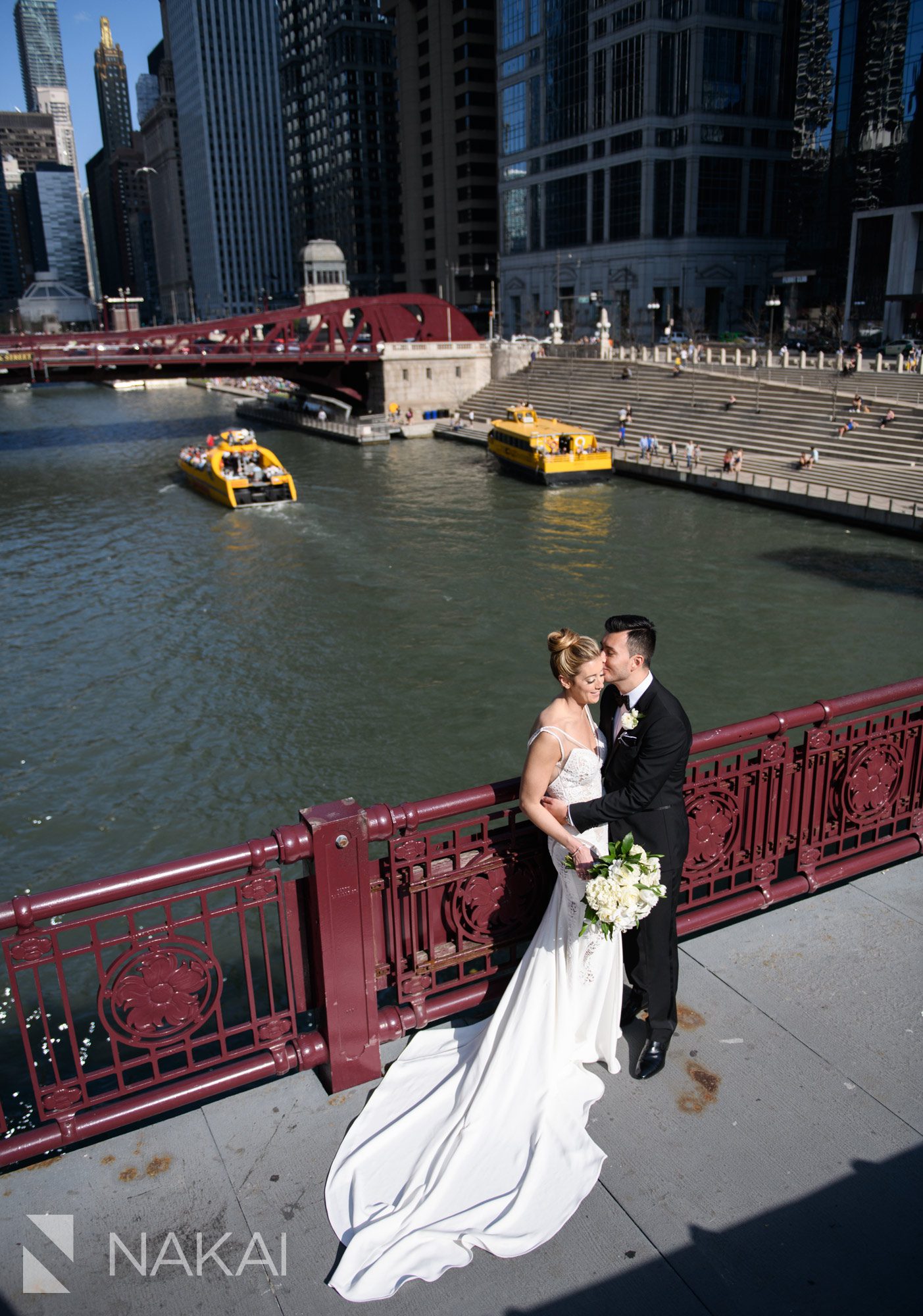 Lasalle st wedding picture Chicago bridge bride groom