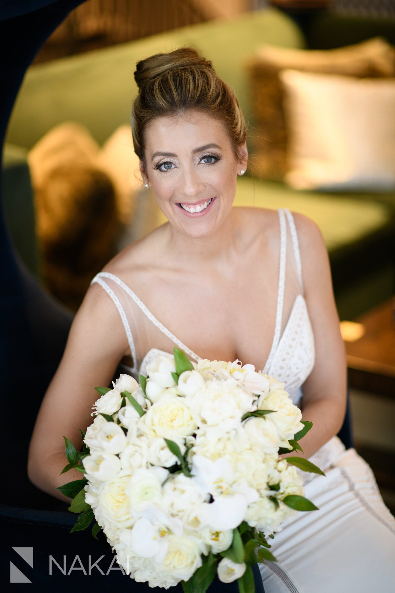 londonhouse Chicago wedding picture lobby bride