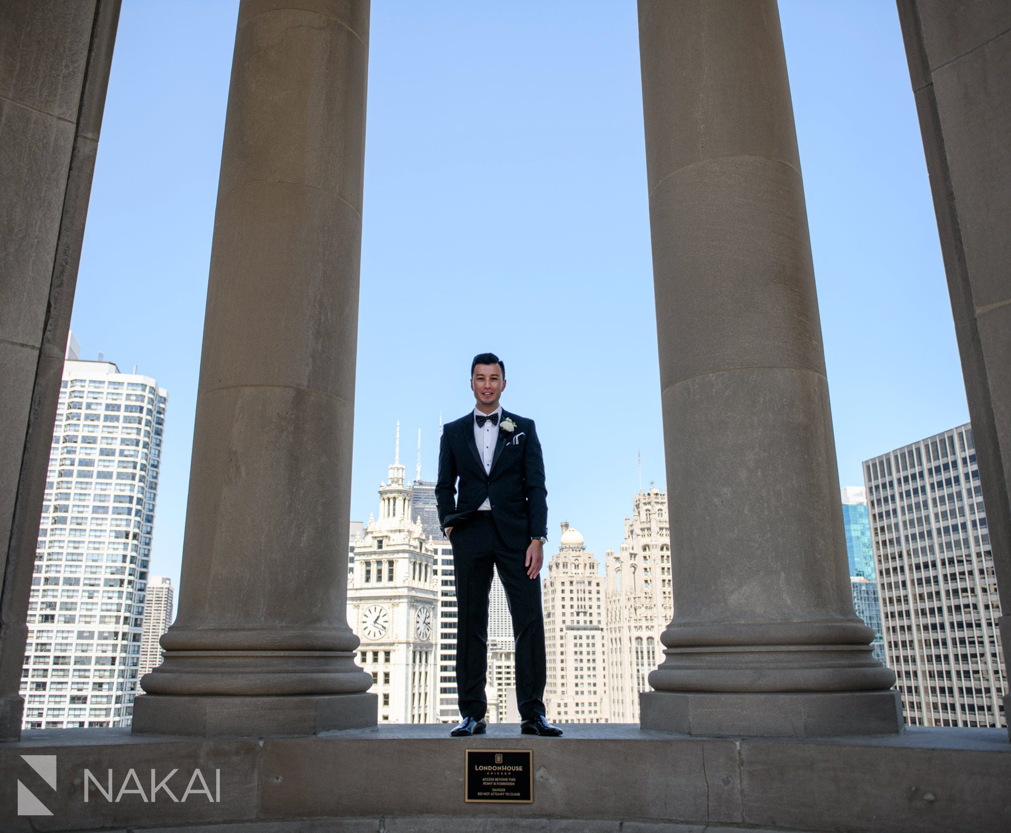 londonhouse Chicago wedding picture groom cupola rooftop