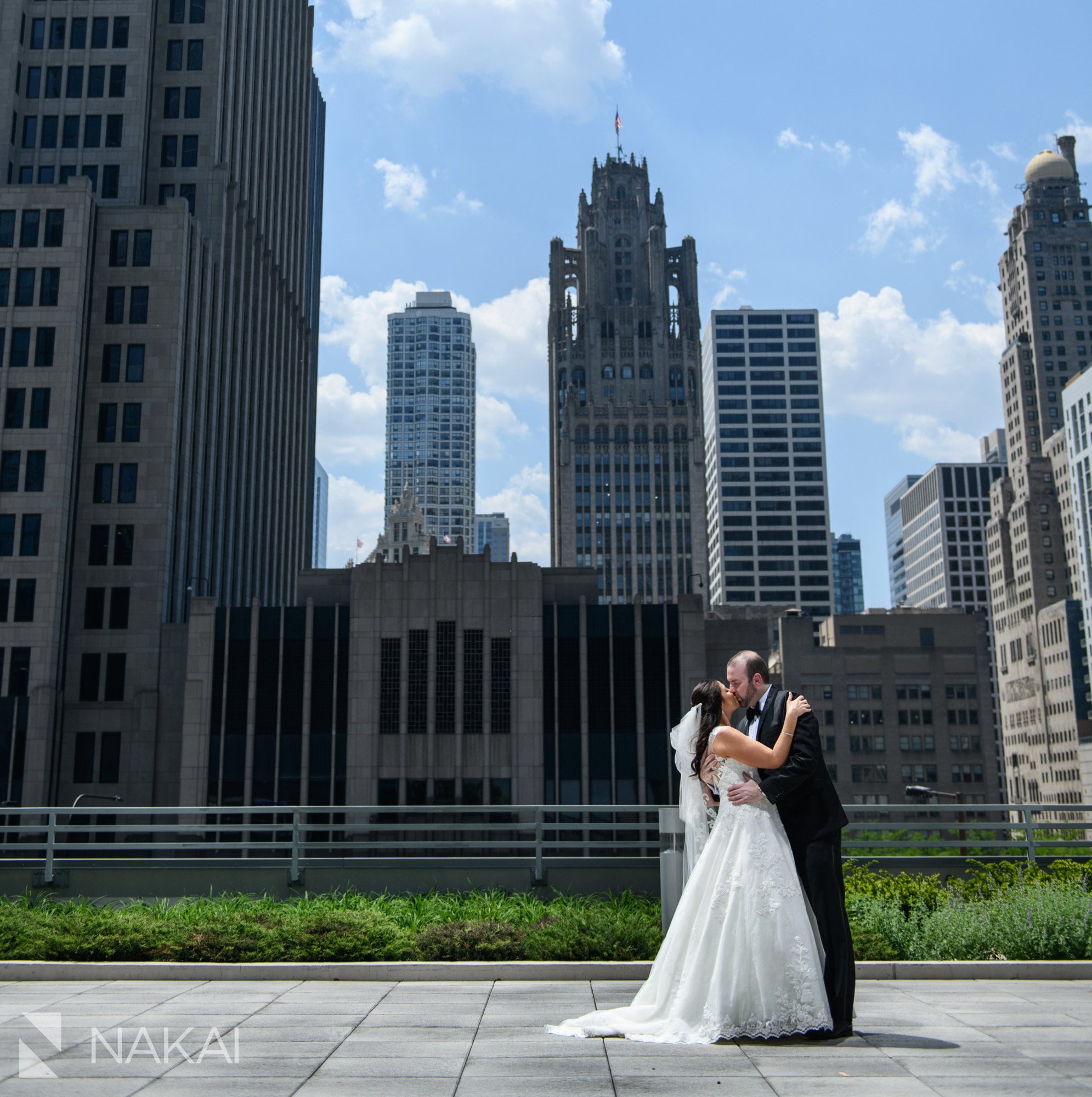 loews chicago wedding photo rooftop patio