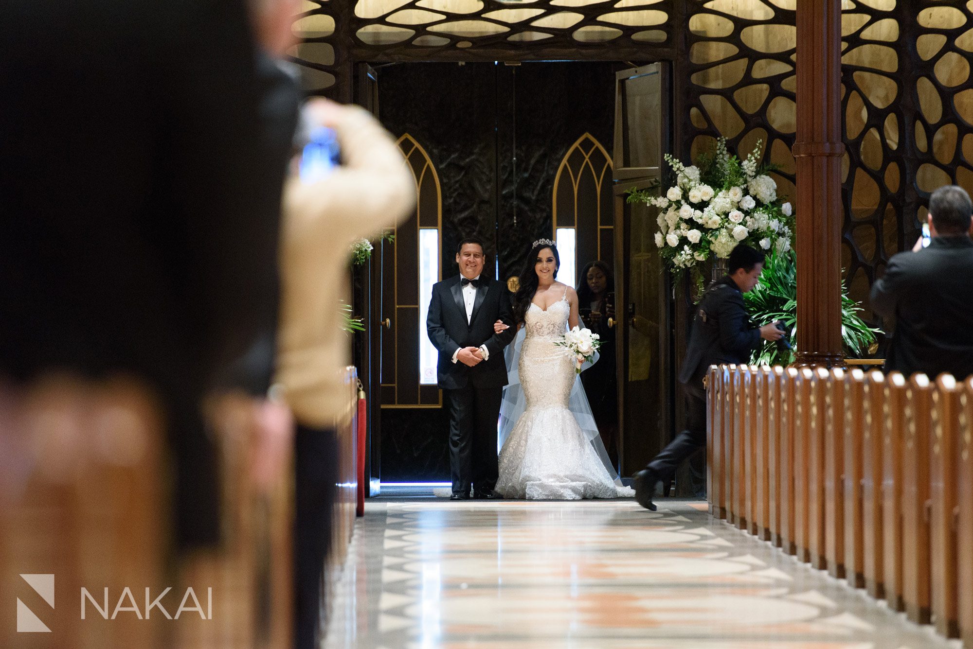 Chicago holy name cathedral wedding photos