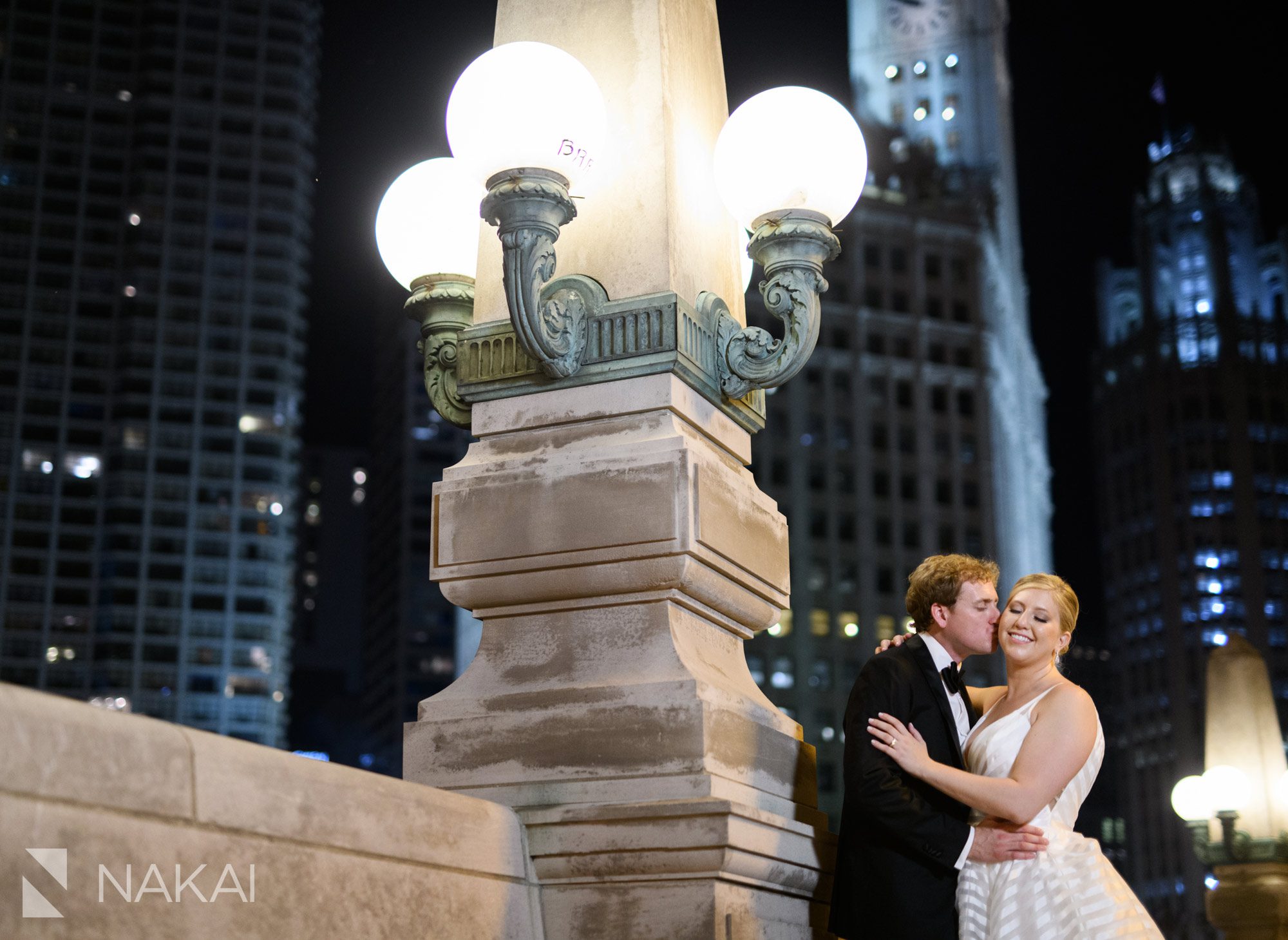 best Chicago wedding photos at night riverwalk