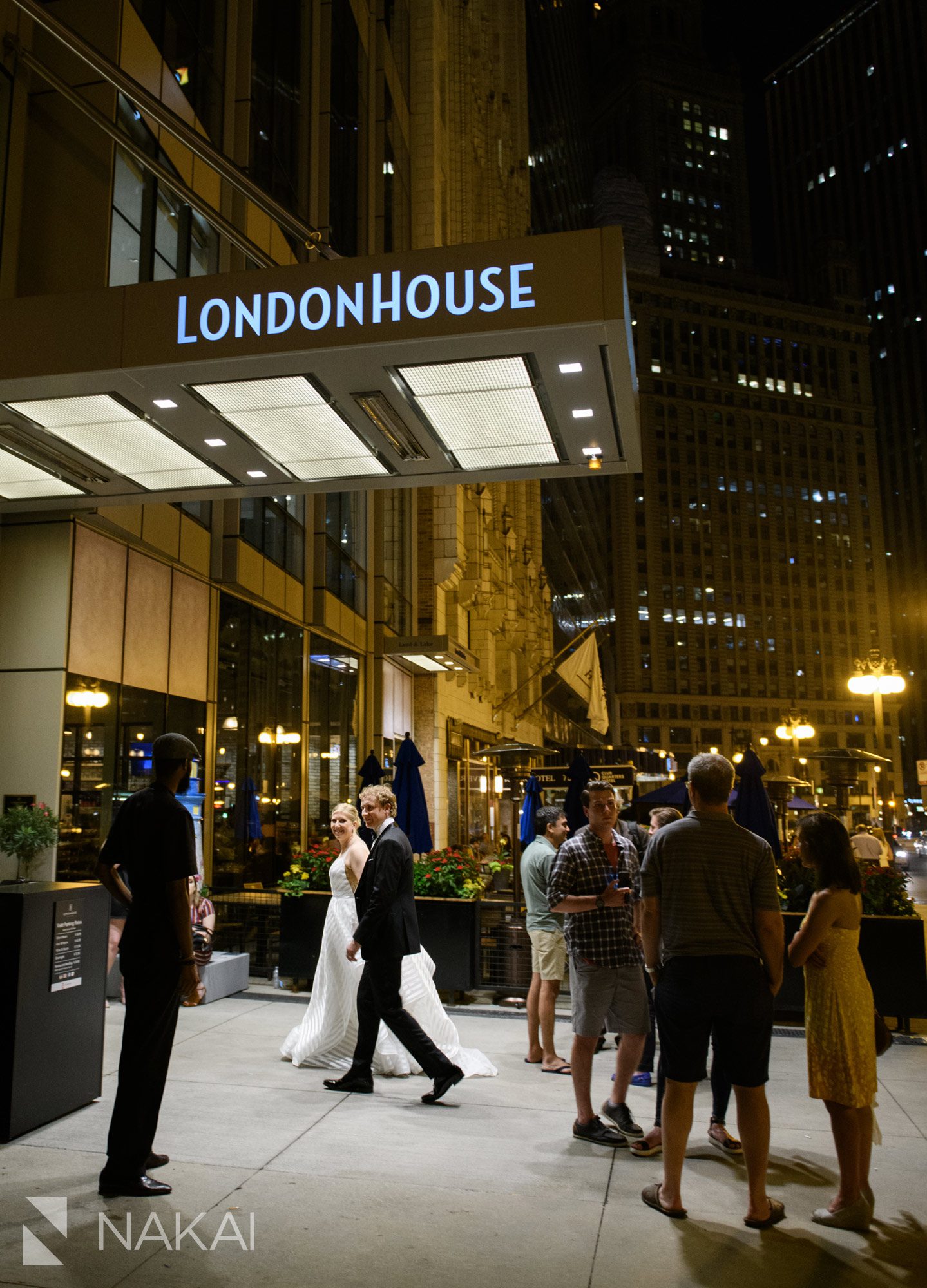 best londonhouse Chicago wedding pictures at night riverwalk