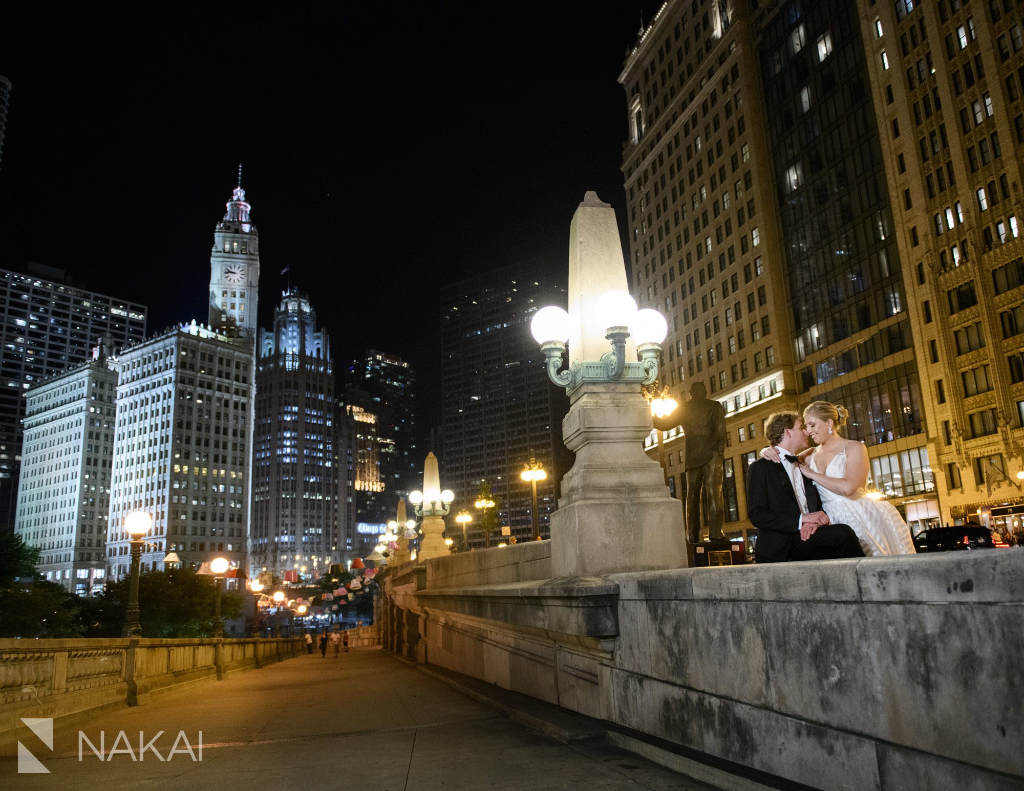 best Chicago wedding photographers at night riverwalk