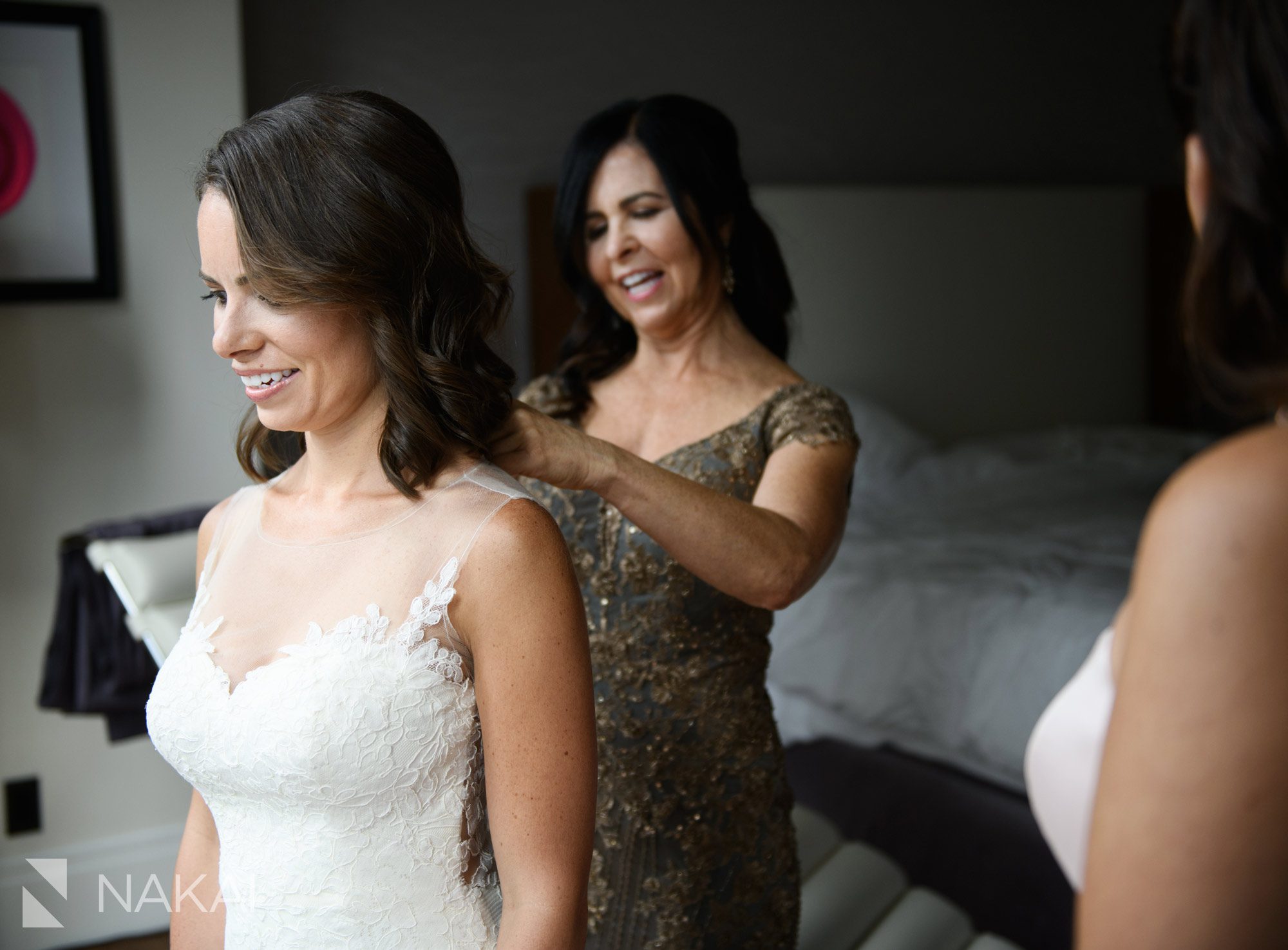 langham Chicago wedding pictures getting ready