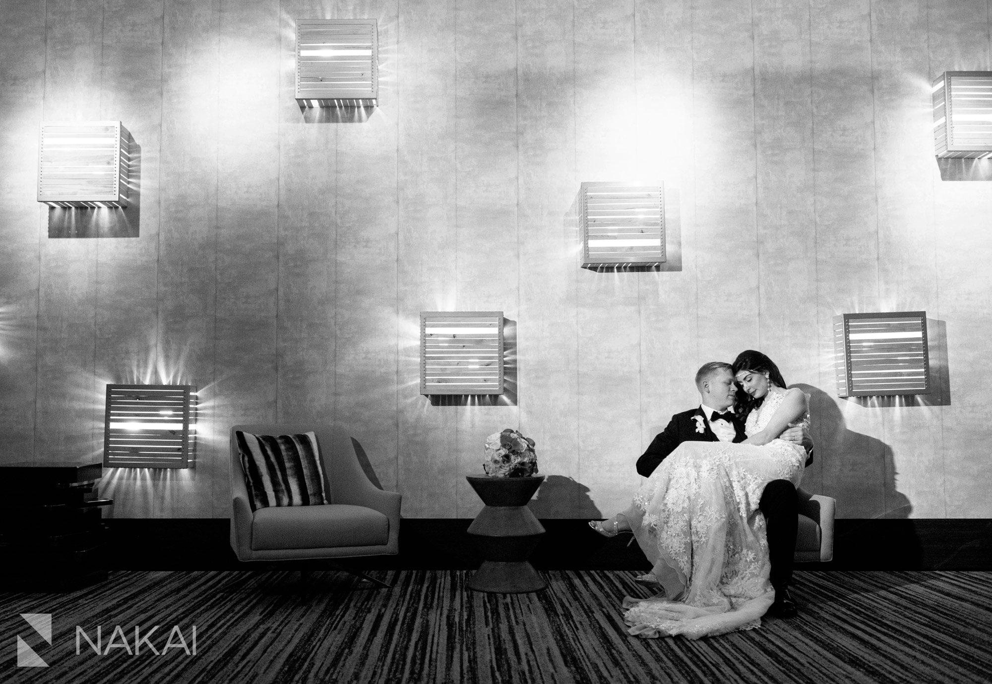 chicago loews o'hare wedding pictures reception bride groom black and white