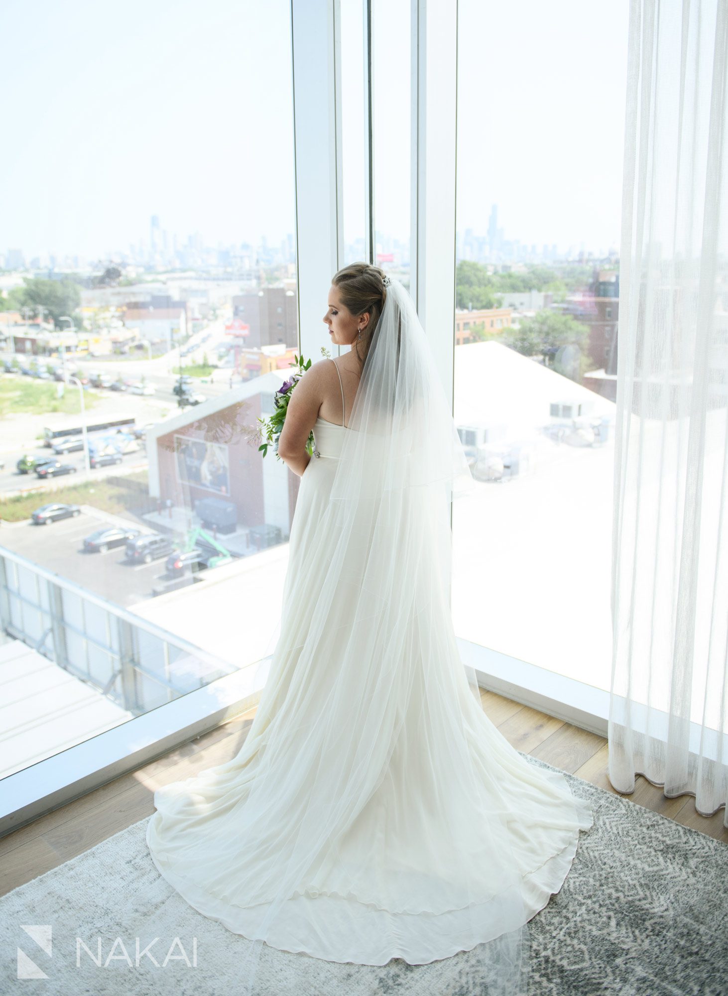 midtown Chicago hotel wedding photos bride getting ready