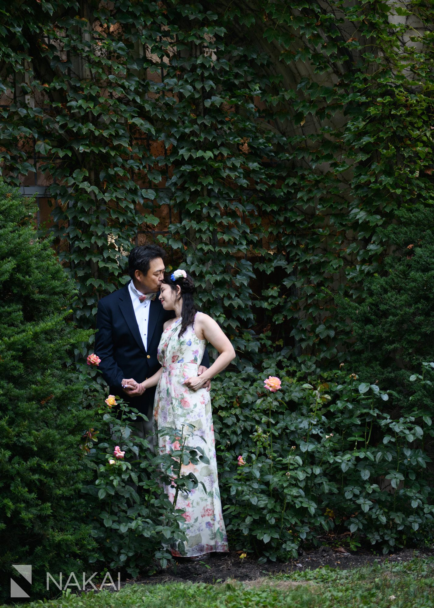 uofc engagement photos university of Chicago