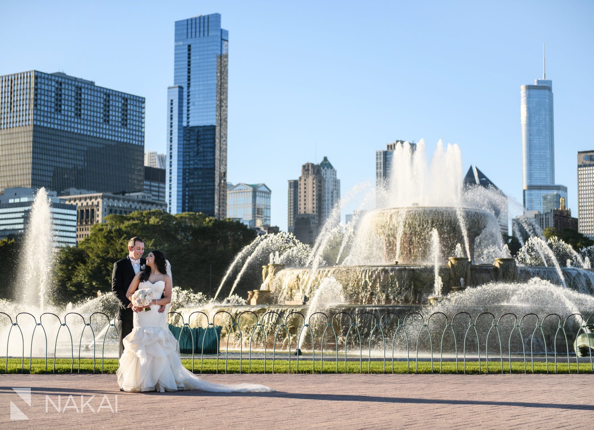 Chicago wedding photographer buckingham fountain