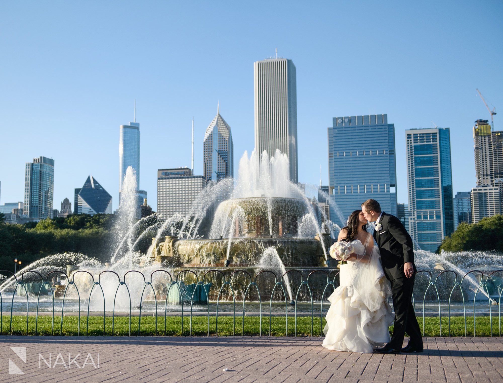 Chicago wedding photos best buckingham fountain