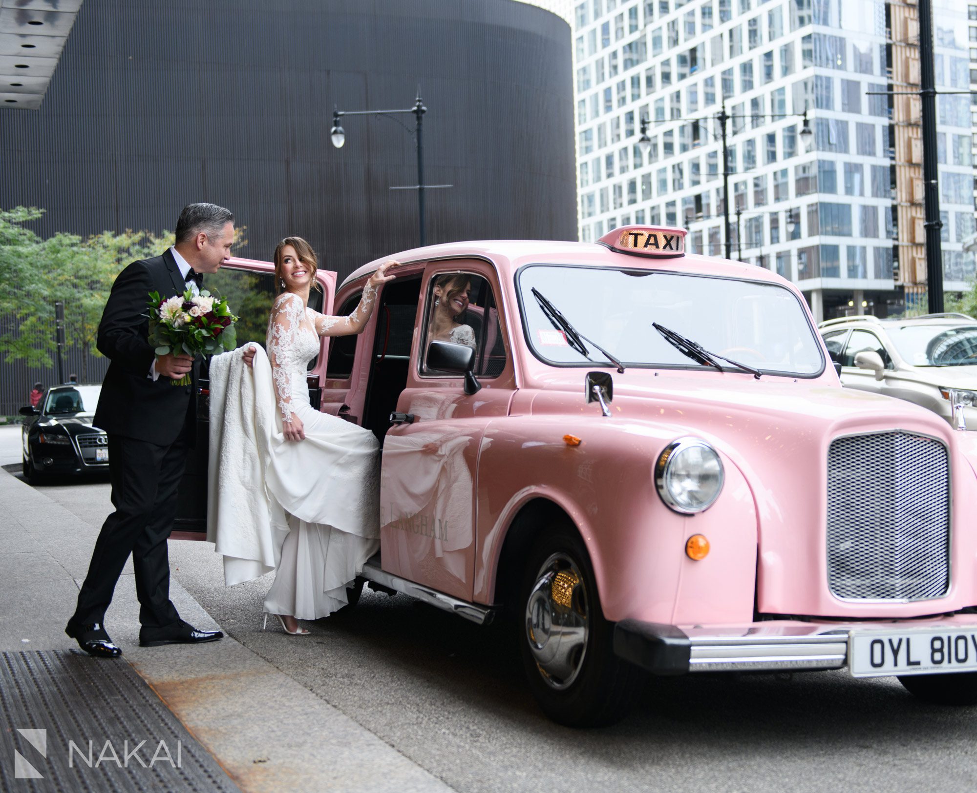 best Chicago wedding pictures Langham pink taxi