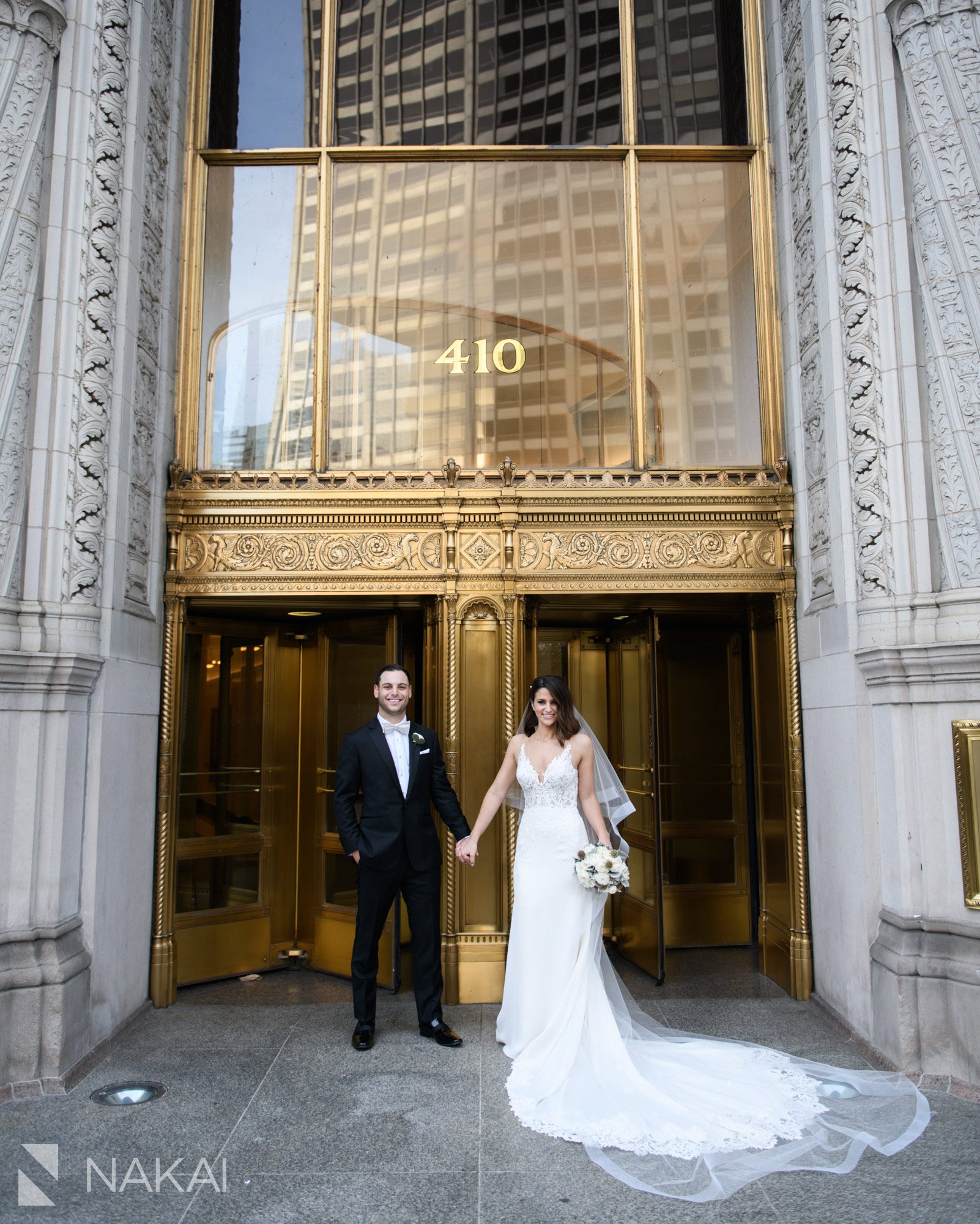 chicago intercontinental magnificent mile wedding photos bride groom