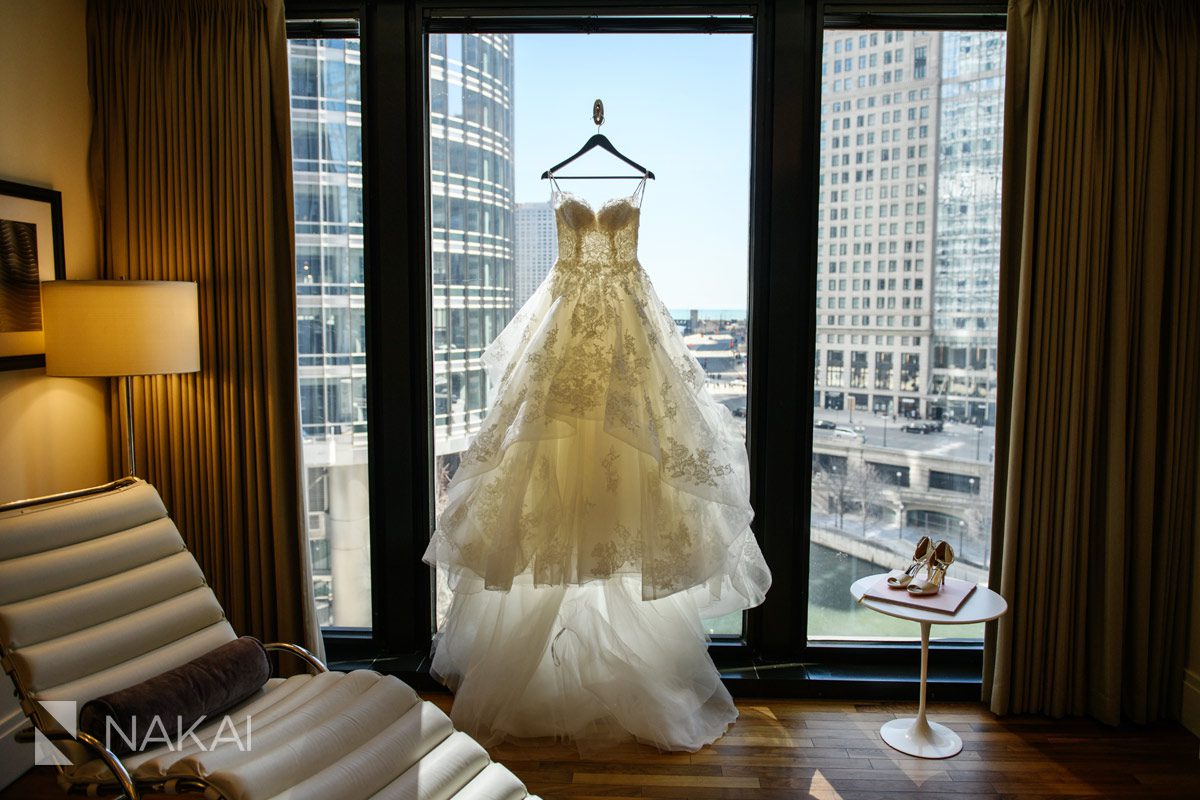 best Chicago luxury wedding photos dress