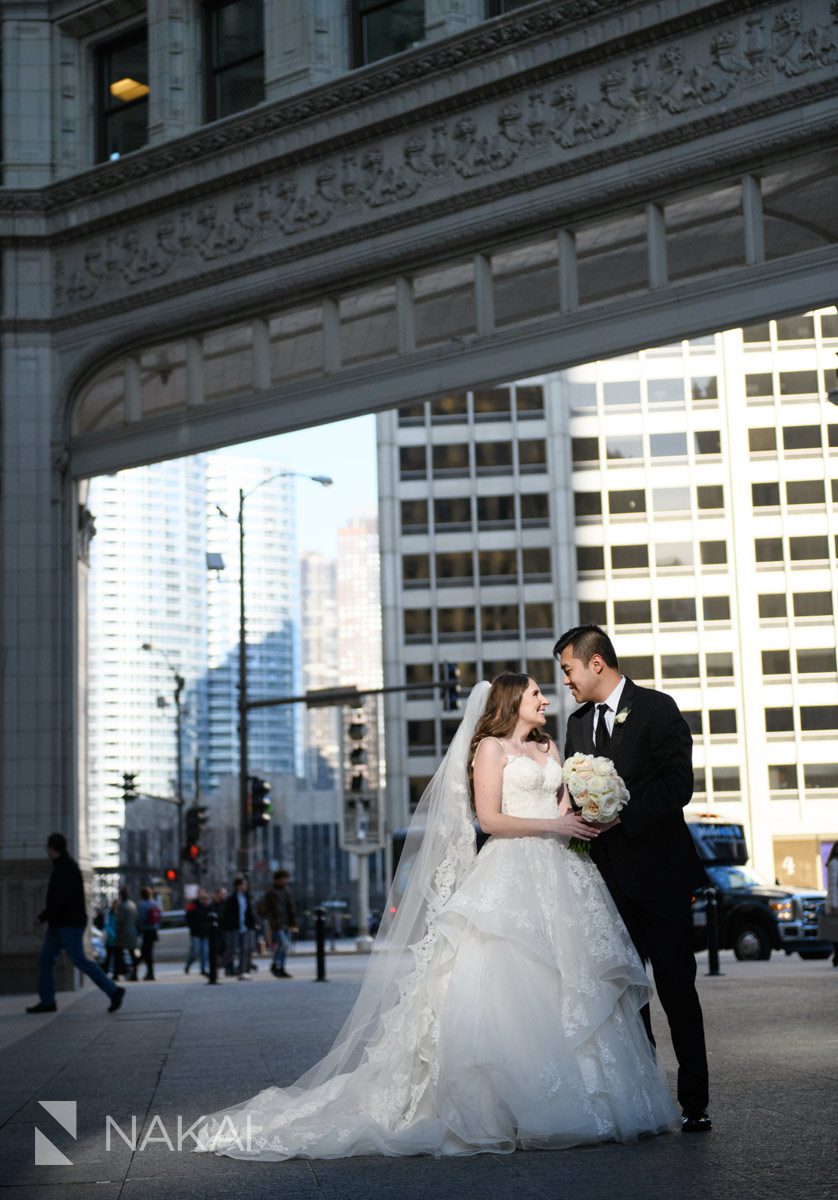 best Chicago wedding photos Wrigley building