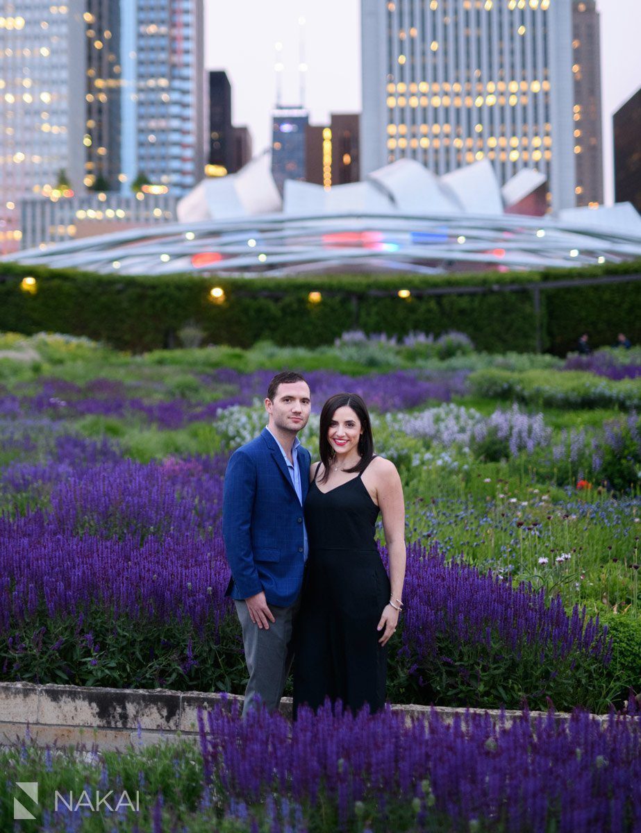 best chicago engagement photographer millennium park at night lurie garden