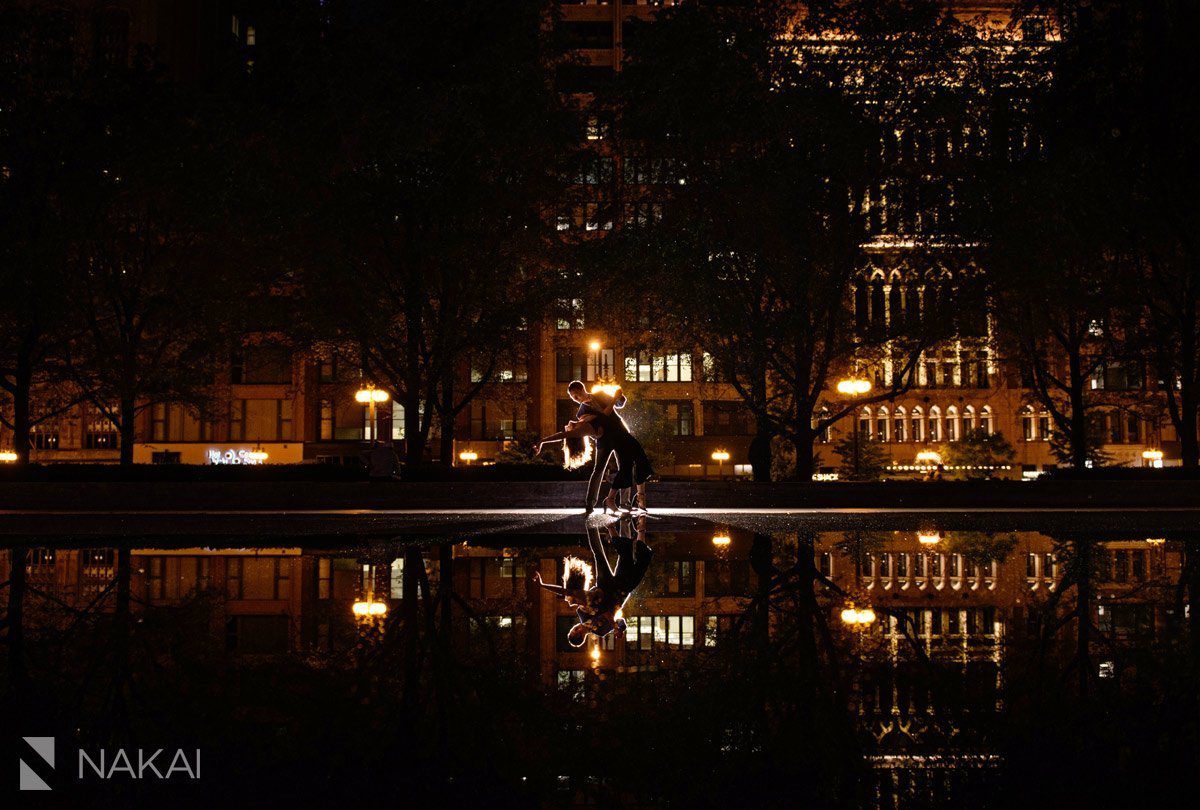 best chicago engagement photographer millennium park at night crown fountain