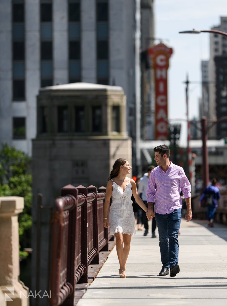 riverwalk chicago best engagement pictures walking