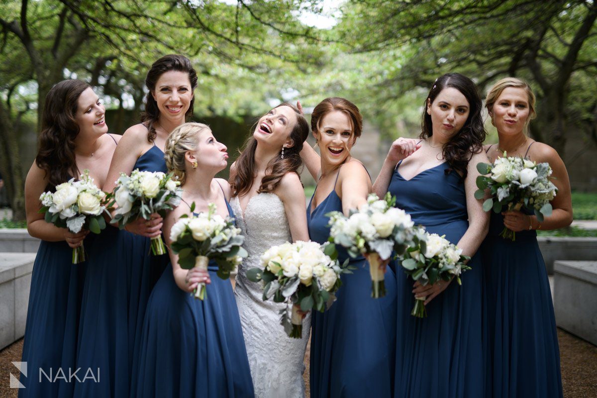 chicago art institute wedding photo best bridal party