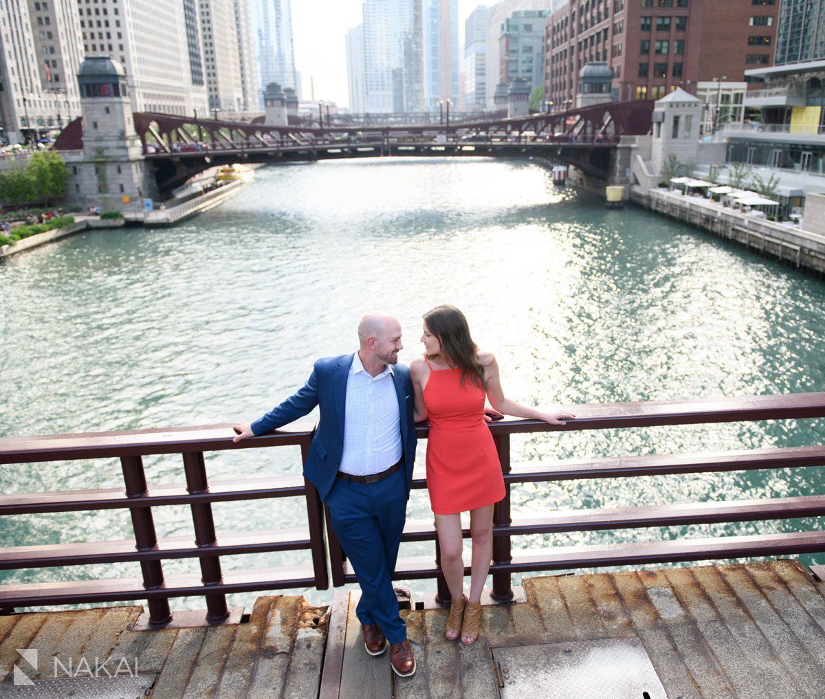 destination engagement photos chicago riverwalk