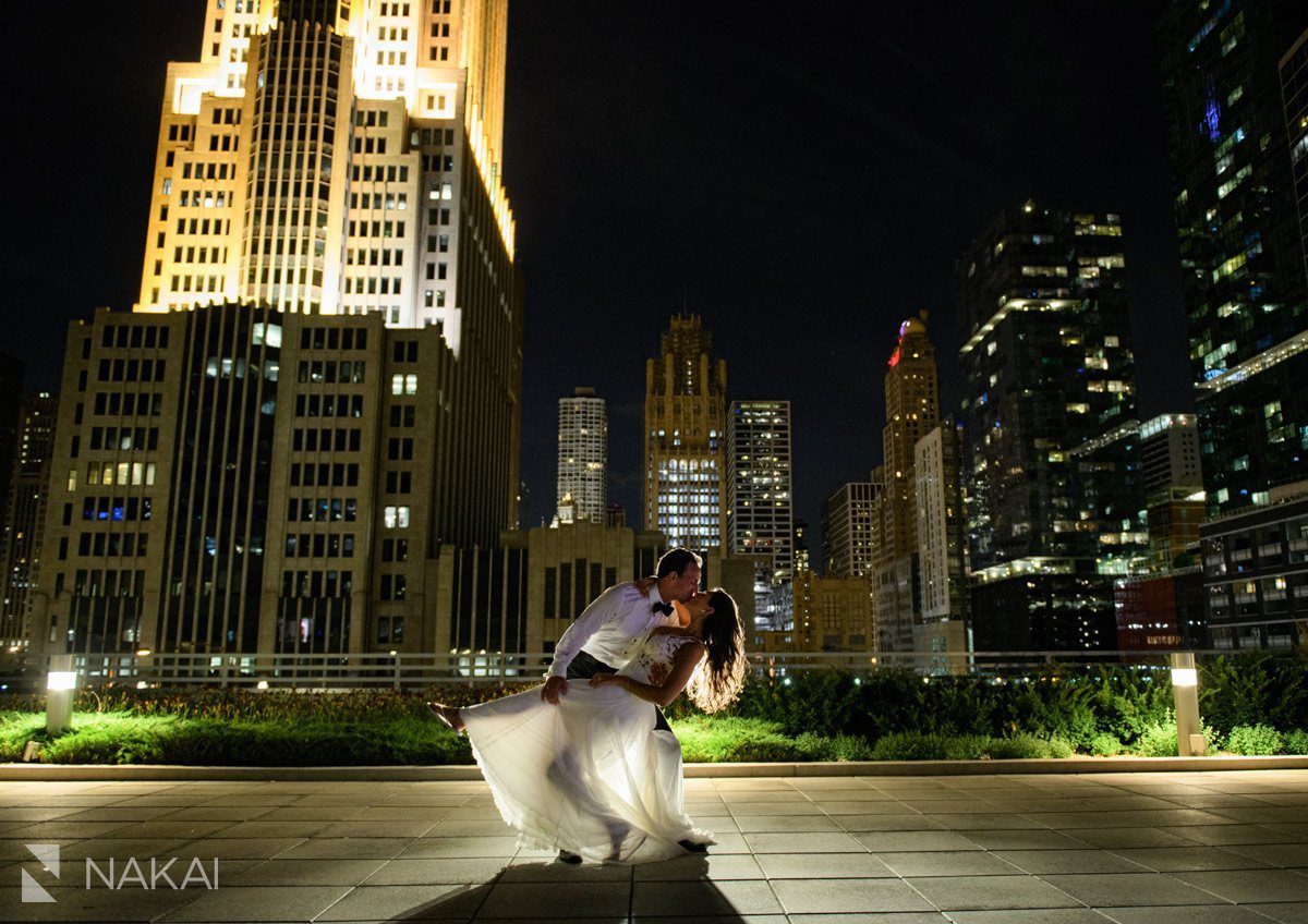 loews chicago hotel wedding picture bride groom downtown luxury rooftop at night
