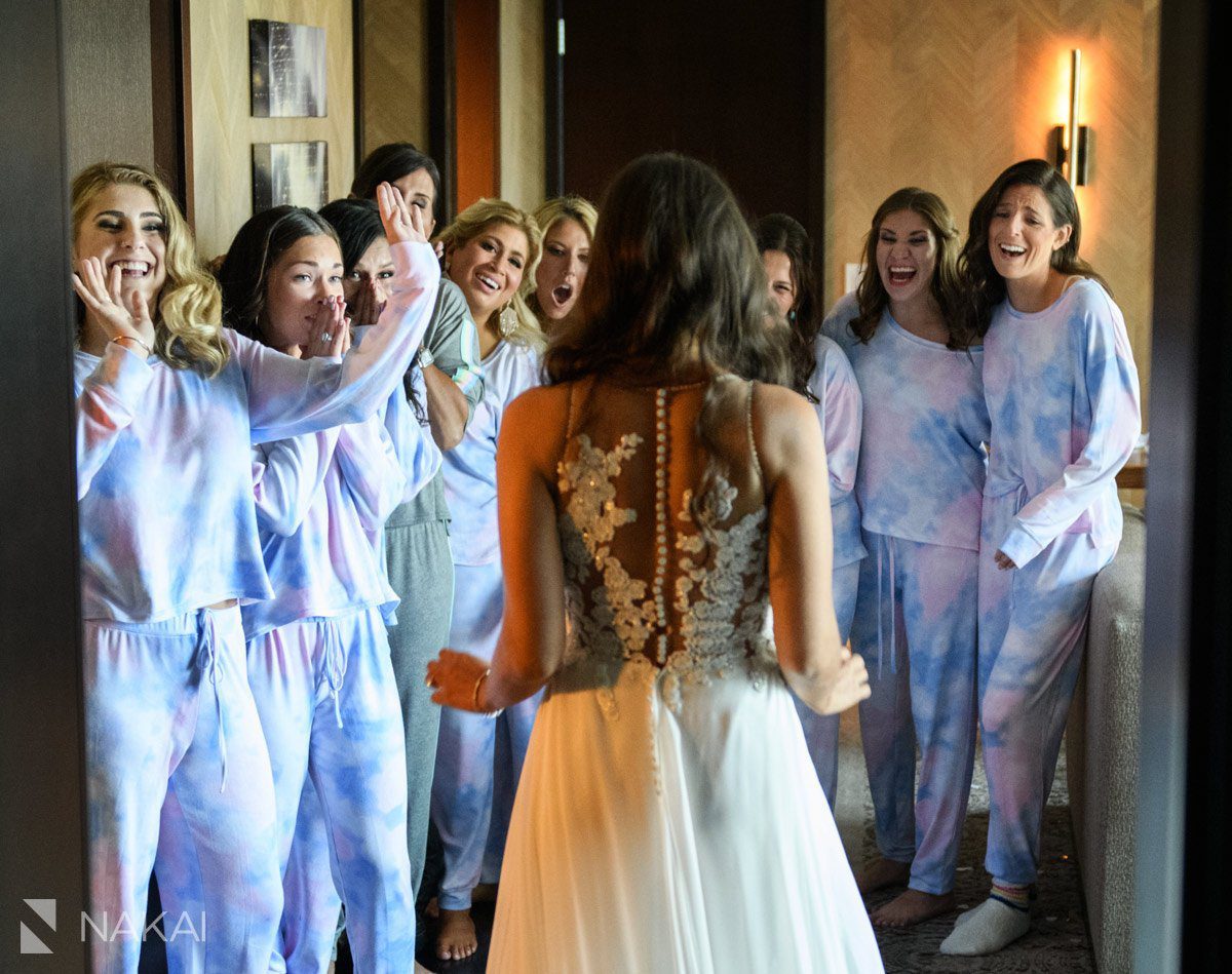 best loews chicago wedding photos bridesmaids getting ready