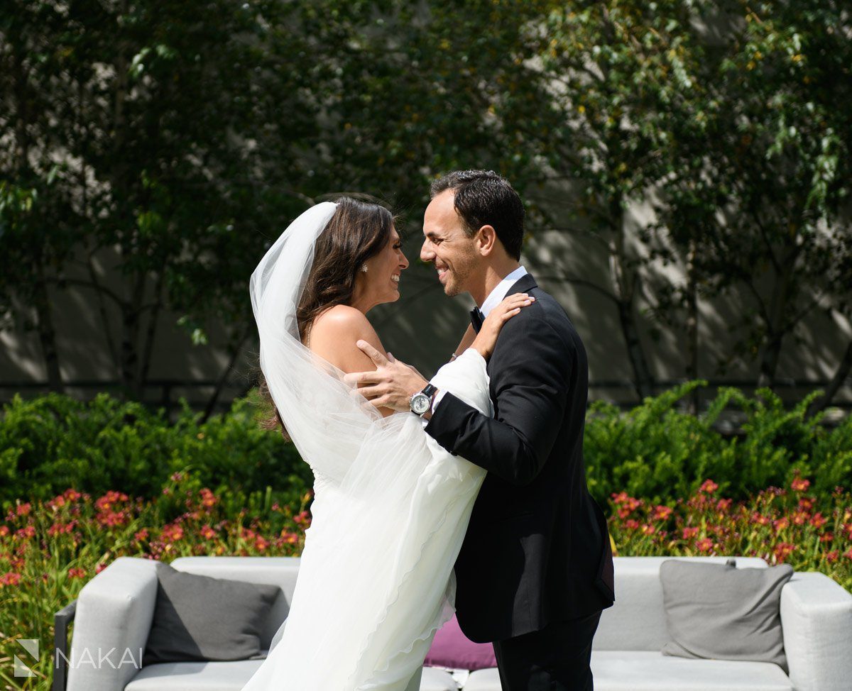 chicago loews hotel rooftop wedding photo bride groom