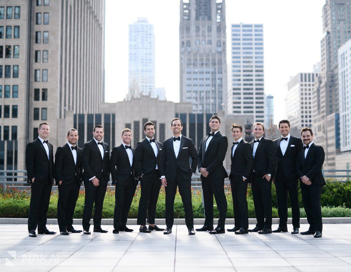 loews chicago wedding photo bridal party rooftop