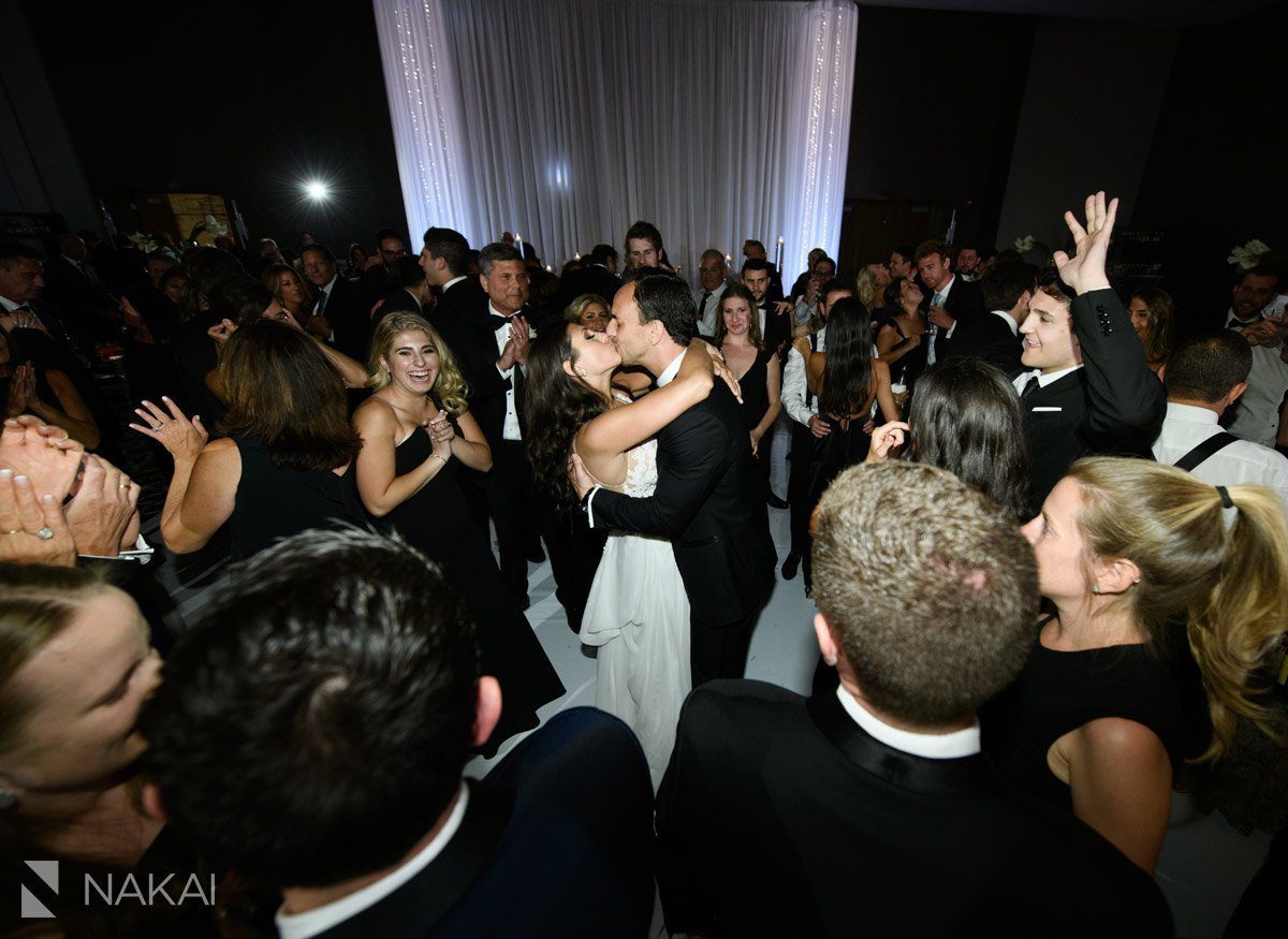 loews chicago wedding pictures reception bride groom dancing