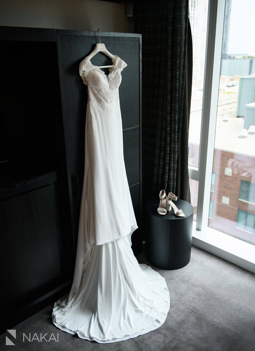 chicago loews downtown wedding photographer getting ready 