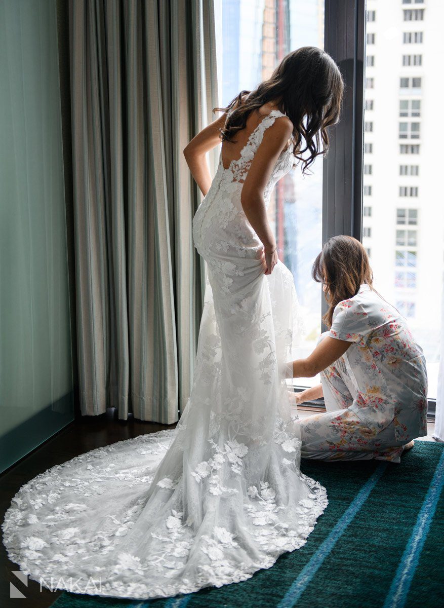 Radisson blu chicago wedding pictures getting ready