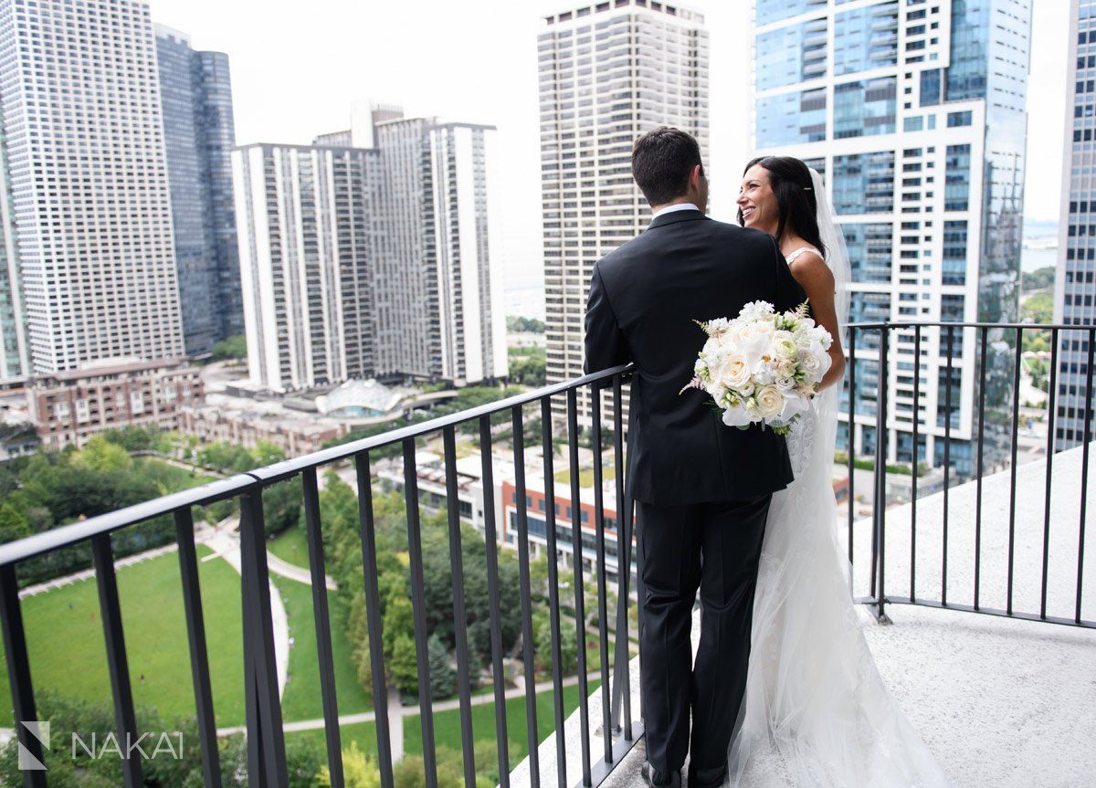 Radisson blu chicago wedding photos bride groom