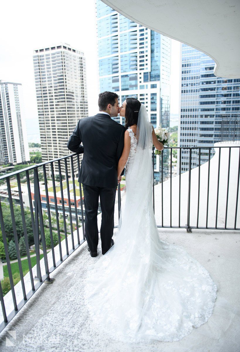 Radisson blu chicago wedding pictures bride groom