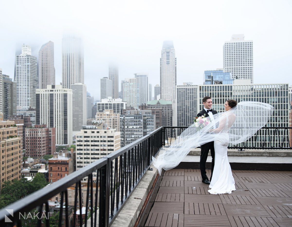 ambassador chicago wedding photo rooftop bride groom