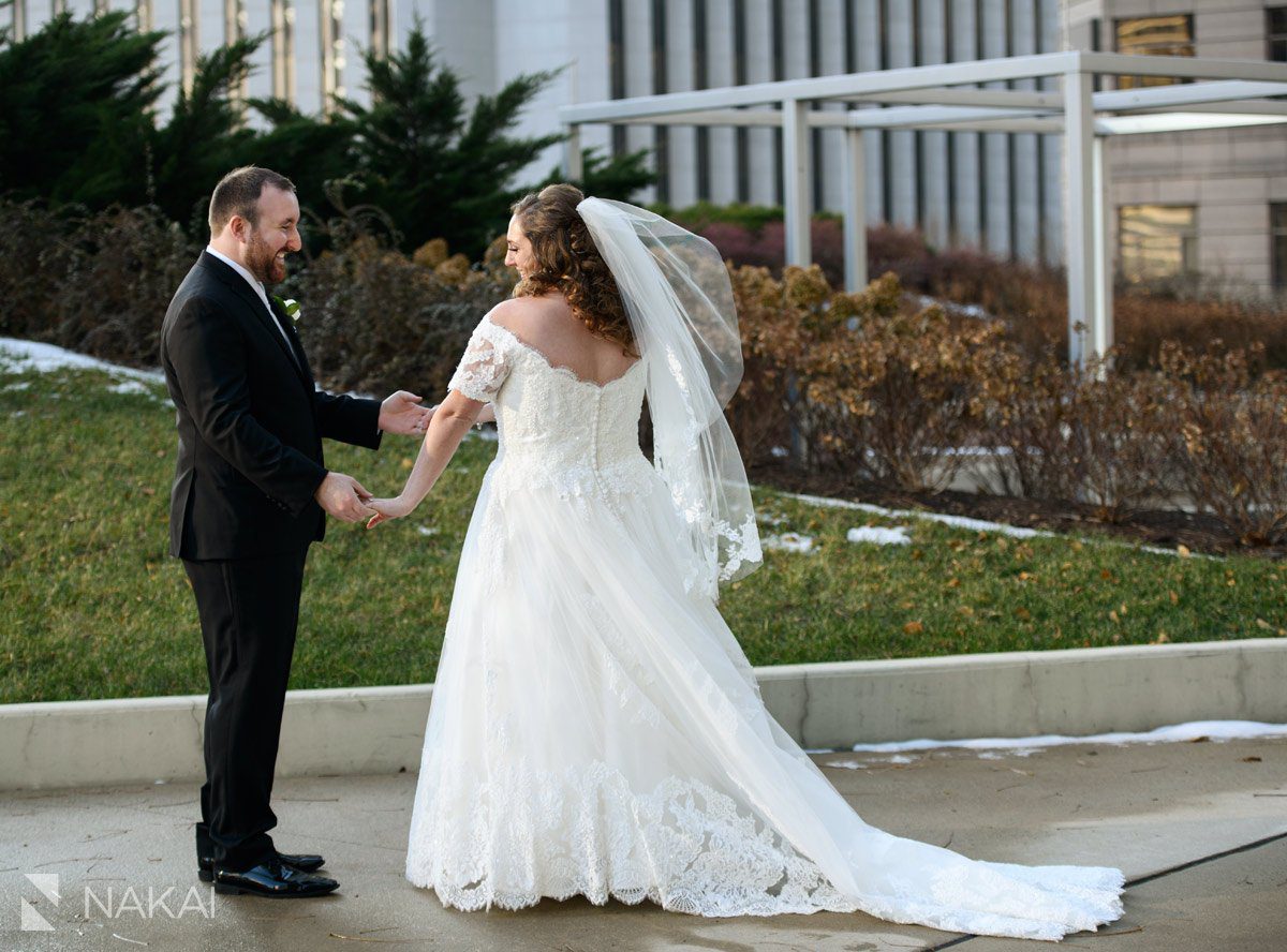 Radisson blu chicago wedding pictures bride groom