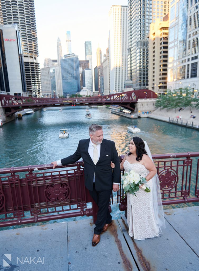 chicago intimate wedding pictures bridges