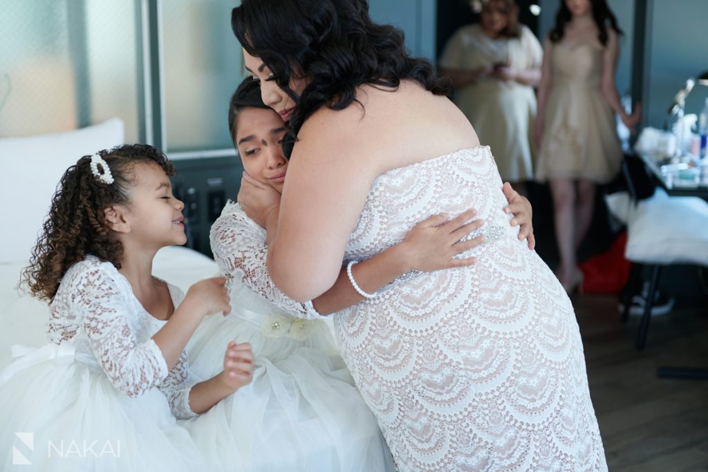 chicago intimate wedding photographer robey hotel getting ready