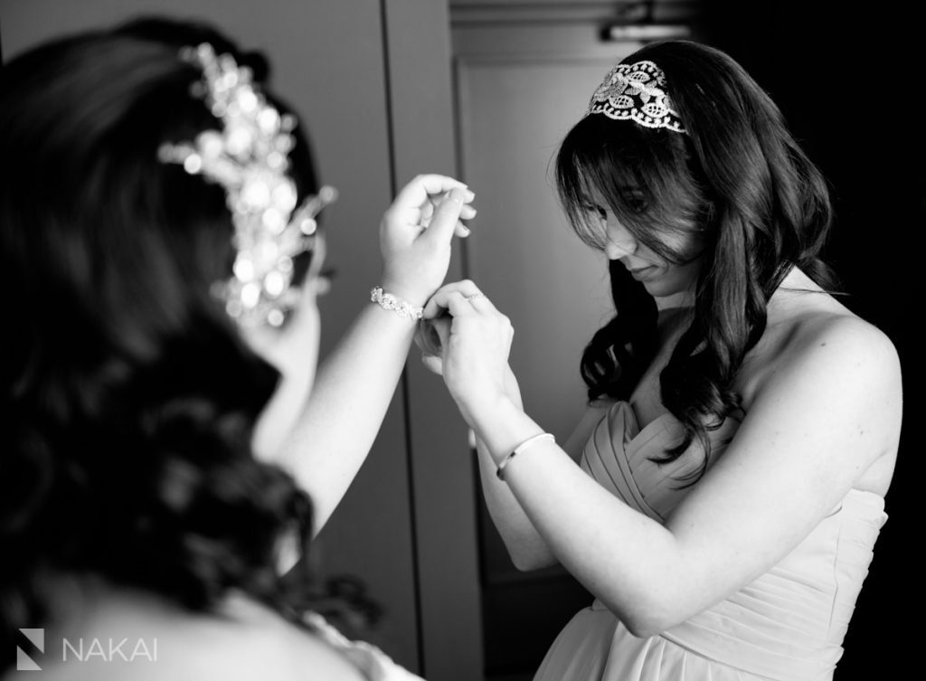 chicago intimate wedding pictures robey hotel getting ready
