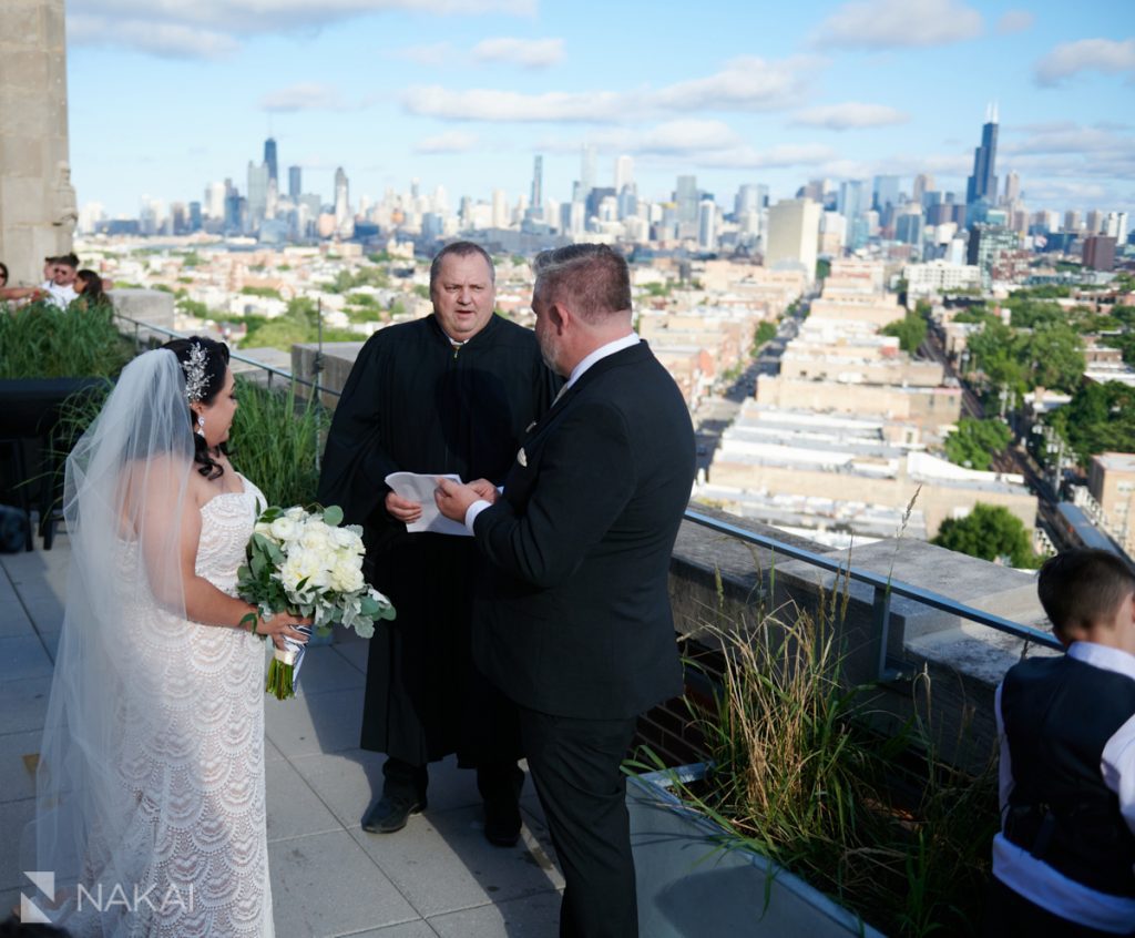 chicago intimate wedding photos robey hotel