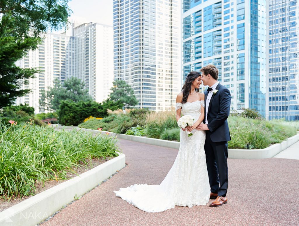 covid wedding pictures chicago Radisson blu outdoor rooftop