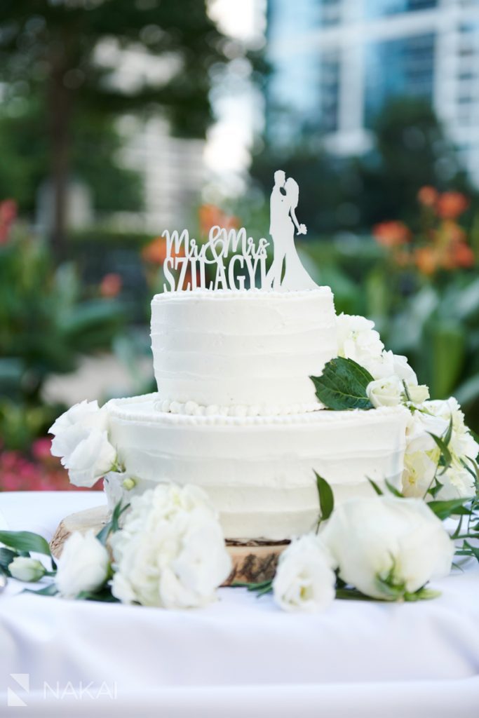  Radisson blu covid wedding photographer chicago outdoor rooftop