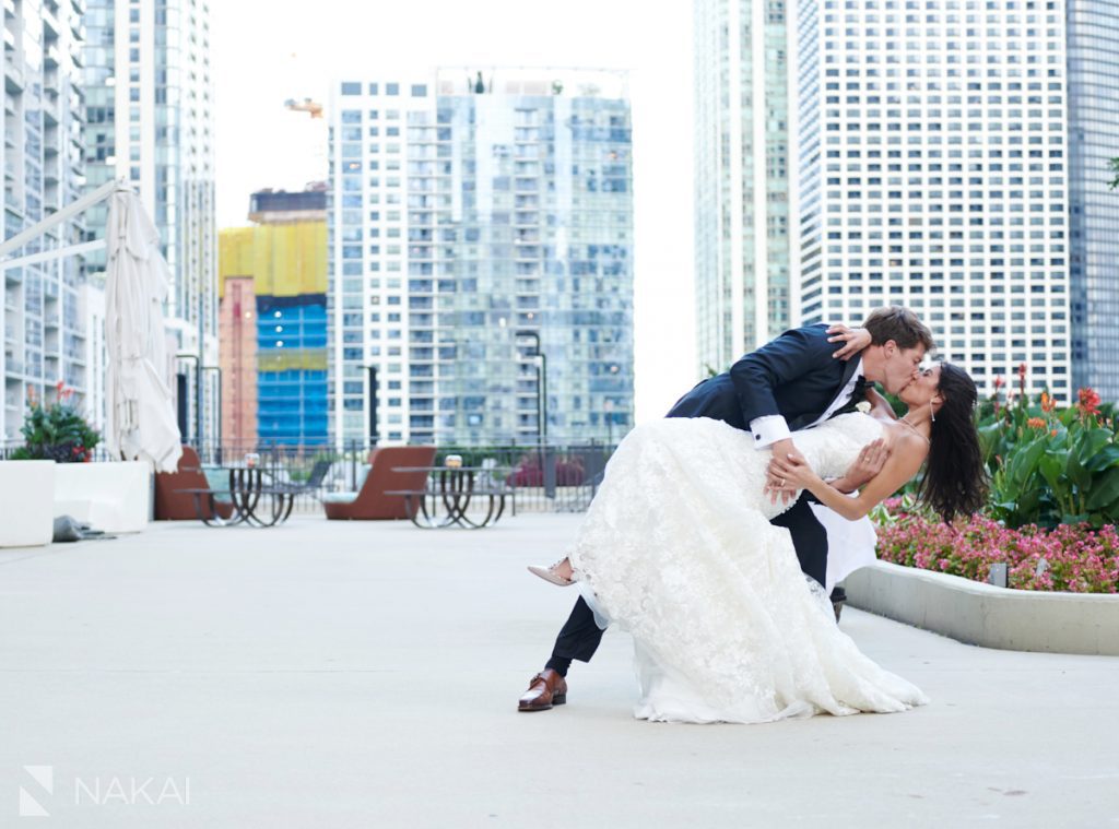 chicago covid wedding photos Radisson blu outdoor rooftop